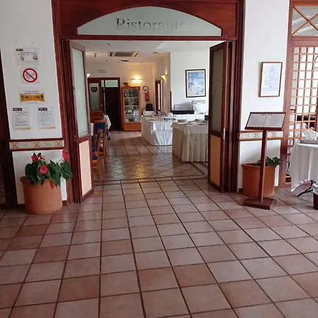Hotel Royal Con Balcone E Vista Mare 4*