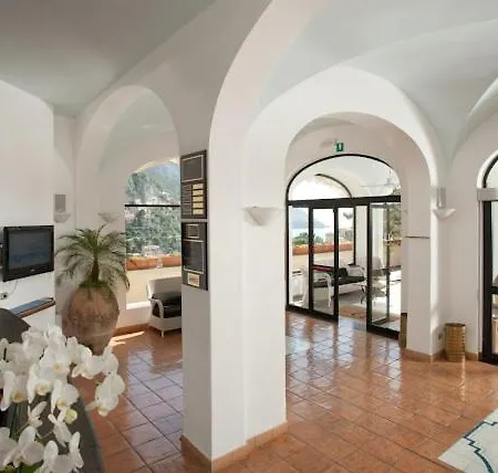 Royal Con Balcone E Vista Mare Hotel 4*