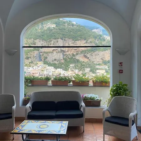Hotel Royal Con Balcone E Vista Mare